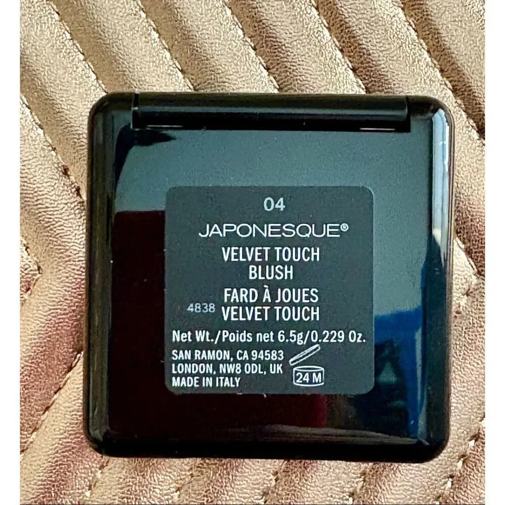 JAPONESQUE - NIB Velvet Touch Blush Radiant Powder Cheek Color/Full Size/Shade 4